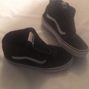 Vans black and white